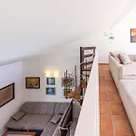 2 Bedroom Cozy In Okrug Donji