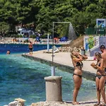 2 Bedroom Cozy In Okrug Donji *