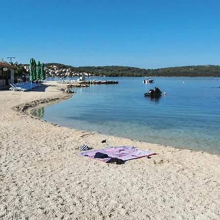 Nyaraló Beautiful In Okrug Donji With Wifi Donji Okrug (Ciovo)