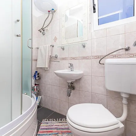 2 Bedroom Cozy In Okrug Donji Σπίτι διακοπών *