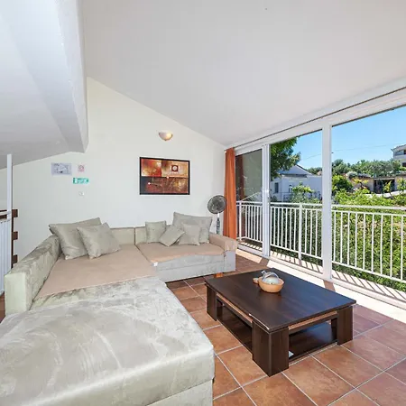2 Bedroom Cozy In Okrug Donji Σπίτι διακοπών Donji Okrug (Ciovo)