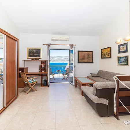 Beautiful In Okrug Donji With Wifi Nyaraló Donji Okrug (Ciovo)