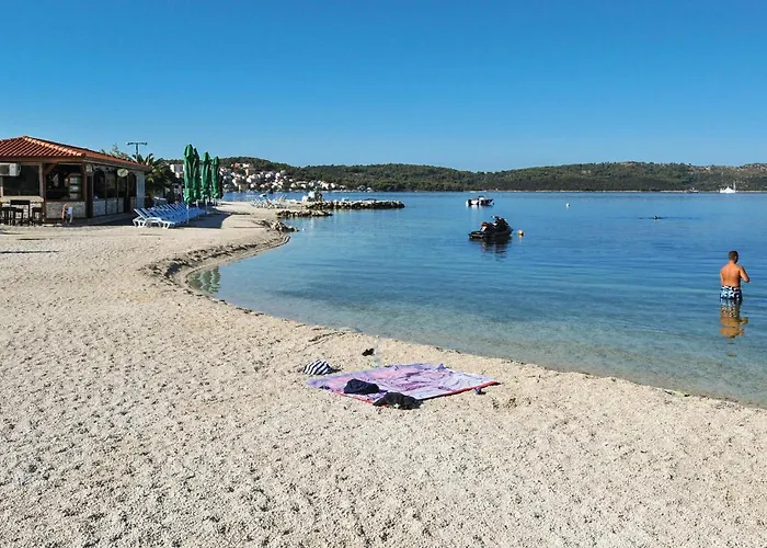 Nyaraló Beautiful In Okrug Donji With Wifi Donji Okrug (Ciovo)