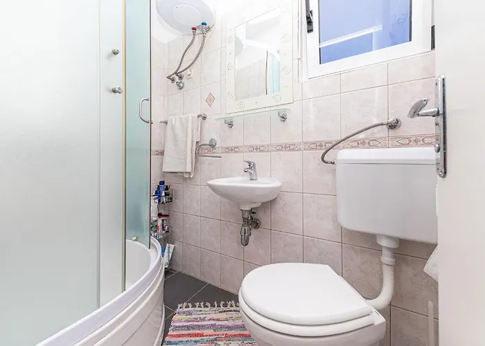 Beautiful In Okrug Donji With Wifi Nyaraló *