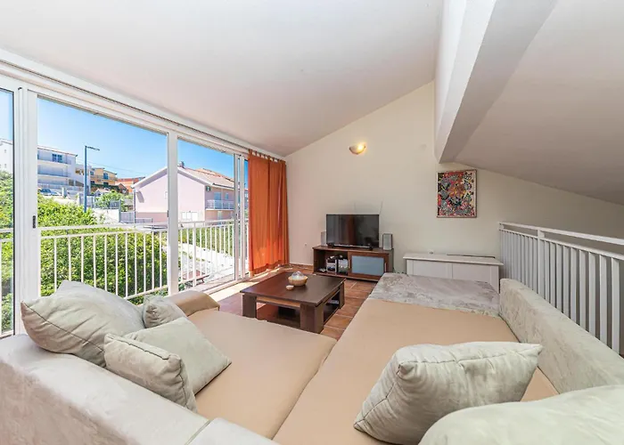 Nyaraló Beautiful In Okrug Donji With Wifi Donji Okrug (Ciovo)